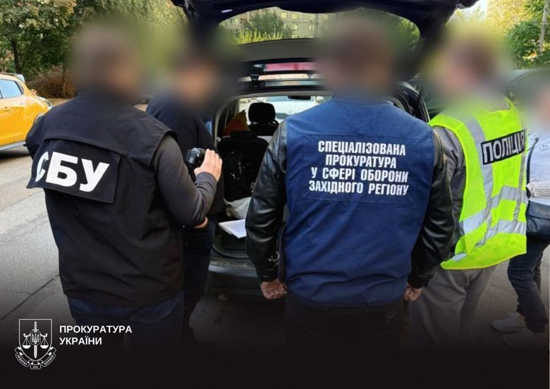 Подполковника юстиции Минобороны уличили в коррупции