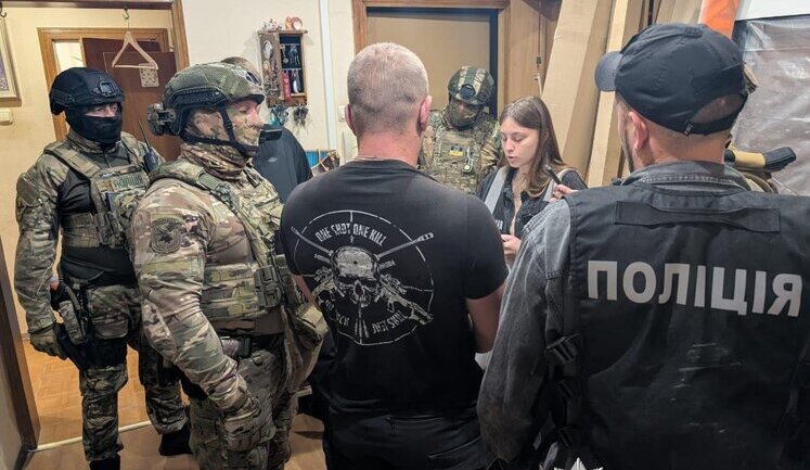 Продолжается спецоперация по перекрытию каналов переправки мужчин за границу: проводится более 150 одновременных обысков, - Нацполиция. ФОТОрепортаж
