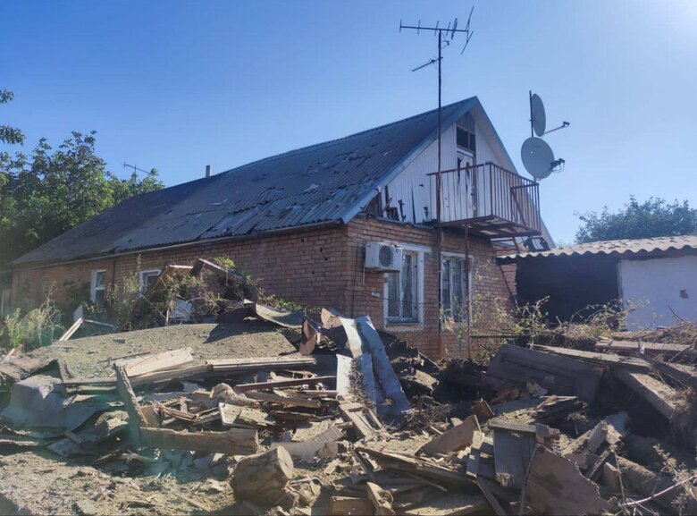 Occupiers shelled Nikopol region with artillery three times today: 12 private houses were destroyed, 2 gas pipelines, 4 power lines were damaged 03