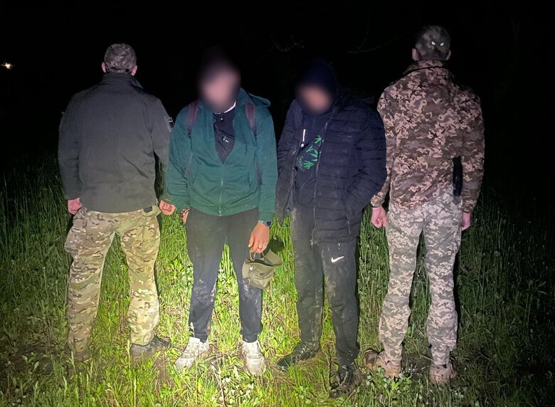 Пограничники задержали двух нарушителей на украинско-молдавской границе