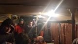 Без води, їжі та можливості сходити в туалет: у РФ автозаки із заарештованими після акцій стоять у багатогодинних чергах до спецприймальників