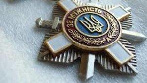 Порошенко наградил военных добровольцев орденами и медалями