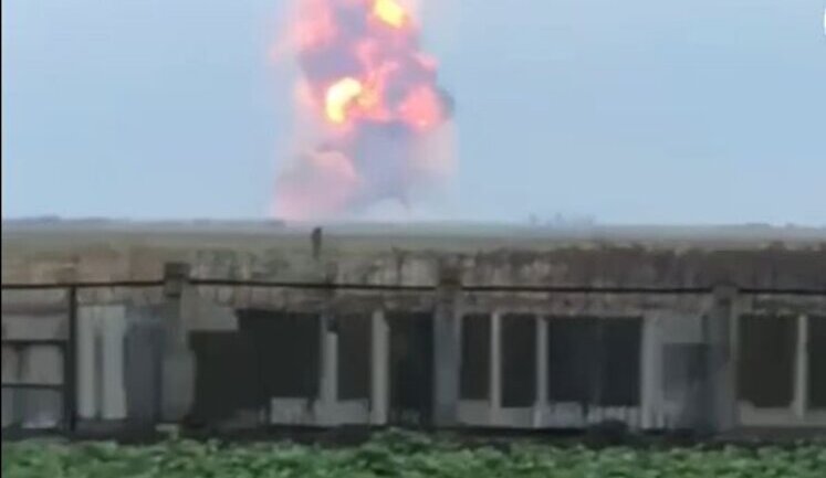Moment of explosion in temporarily occupied Dzhankoi: "F#ck! Now wave will reach us - windows will be f**king blown out!". VIDEO