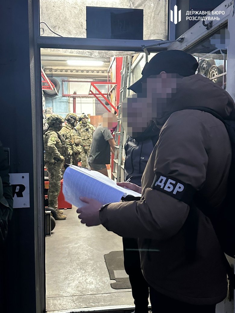 ГБР разоблачило схему с использованием военных на частной СТО