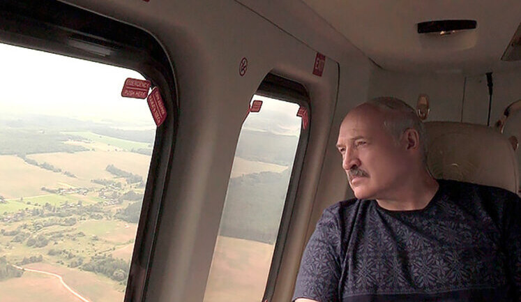 РФ благодаря Беларуси обходит рубежи украинской ПВО, - Зеленский