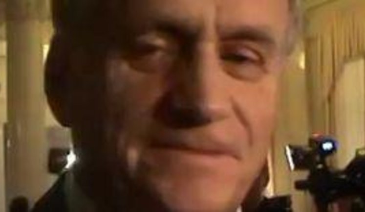 "Я бывший офицер спецназа. Если бы я ударил, то у кого-то были бы тяжелые последствия", - "регионал" Сухой. ВИДЕО