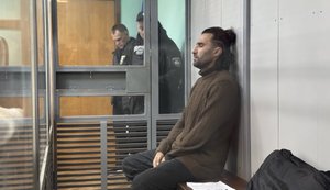 Водій Mercedes, який до непритомності побив велосипедиста у Києві, пояснив втечу з місця злочину тим, що "дружині стало погано". ВIДЕО