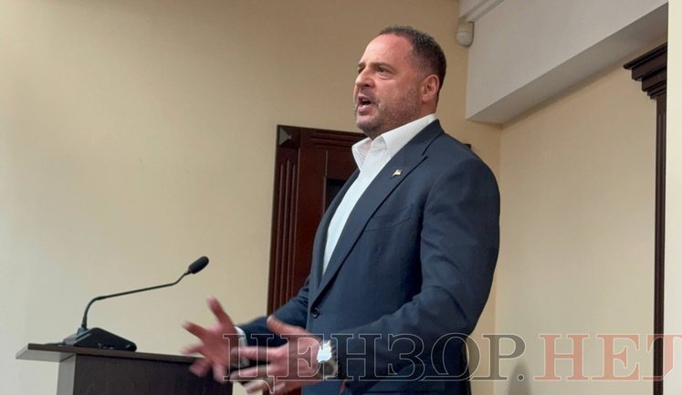 Єрмак про взяття під варту: Залишаюсь на своїй позиції та заперечую будь-які обвинувачення. ВIДЕО