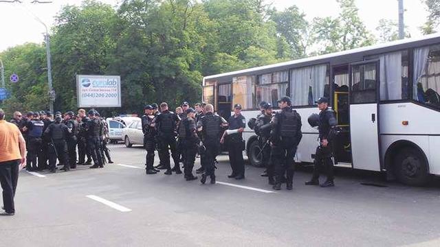 КиївПрайд-2017: праві заблокували парк Шевченка та сусідні вулиці 06