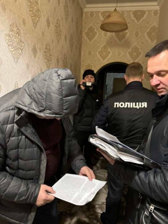 На Харківщині викрили працівників ТЦК та ВЛК, які заробляли на ухилянтах