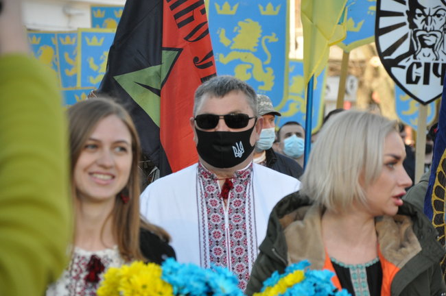 У центрі Києва відбувся марш вишиванок на честь дивізії СС Галичина 13