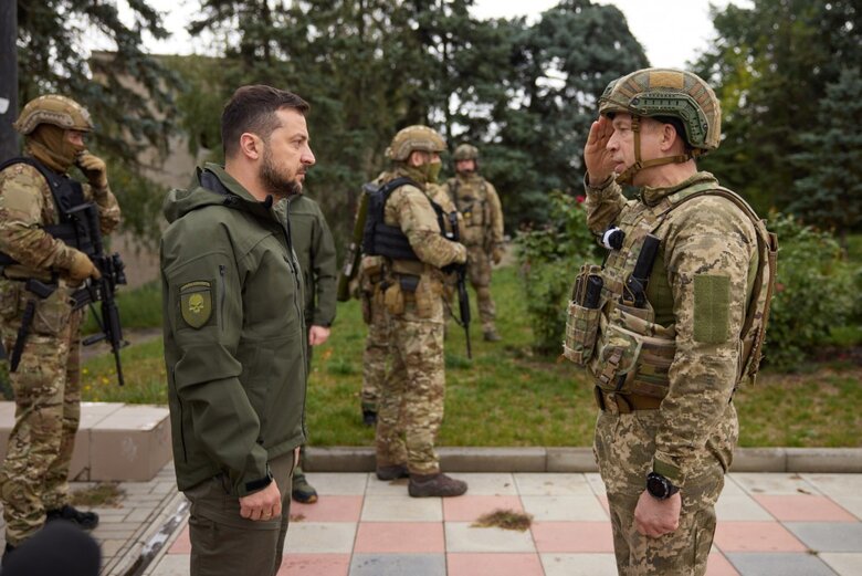 Зеленський нагородив українських захисників на Харківщині 02