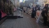 Люди нардепа Деркача пытаются захватить Исполнительную дирекцию Фонда соцстраха, - журналист. ФОТОрепортаж