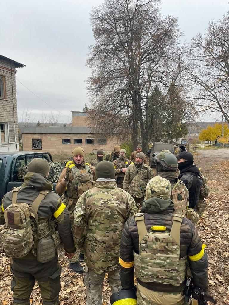 Командир бригади Хартія Національної гвардії України Ігор Оболєнський: Ми розуміємо, що буде перша хвиля наступу, друга, третя, четверта, п’ята. І для цього постійно потрібні люди 12 Командир бригади Хартія Національної гвардії України Ігор Оболєнський: Ми розуміємо, що буде перша хвиля наступу, друга, третя, четверта, п’ята. І для цього постійно потрібні люди 12