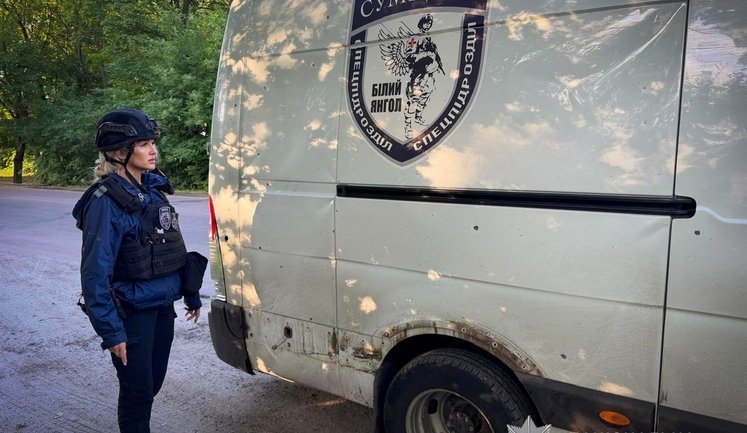 Россияне атаковали эвакуационный экипаж полиции "Білий ангел" на Сумщине. ФОТО