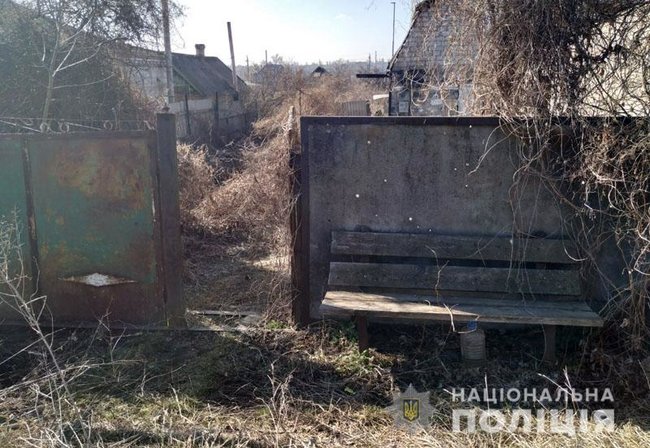 Последствия минометного обстрела наемниками РФ жилых кварталов Марьинки 01