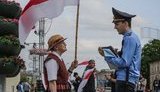 Лукашенко розпорядився більше не затримувати пенсіонерку з прапором Багінську. ВІДЕО+ФОТОрепортаж