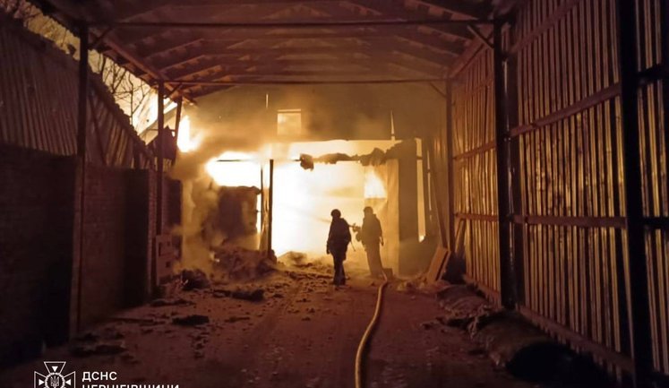 Ворог атакував дронами фермерське господарство на Чернігівщині: є значні руйнування. ФОТОрепортаж