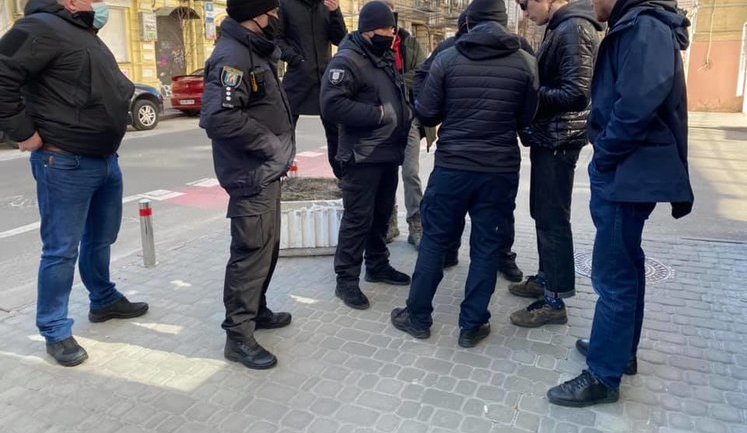 Полиция составила админпротоколы на троих участников акции под ОП. ФОТО