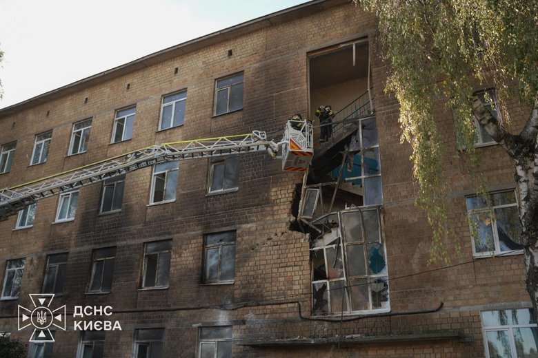 Удар по школі в Солом’янському районі Києва: що відомо?