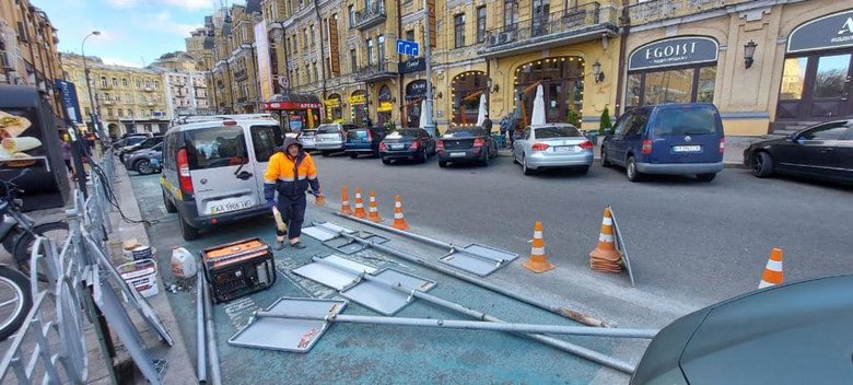 Бессарабський проїзд у Києві став пішохідною зоною 04
