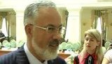 Табачник: Революционеры, которых увозит из милиции машина за $100 тыс., вызывают сочувствие и улыбку. ВИДЕО.