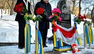 Poroshenko commemorated first Heavenly Hundred Heroes Nihoian and Zhiznevskyi. PHOTO+VIDEO