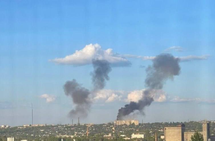 В окупованому Луганську пролунали два вибухи 04