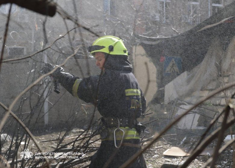 РФ вдарила по будинку в Дніпрі: що відомо?