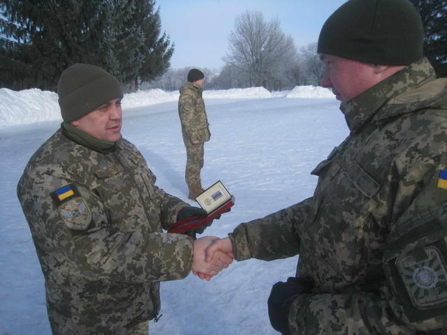 Военнослужащие Харьковской радиотехнической бригады получили государственные награды за бои под Авдеевкой 03