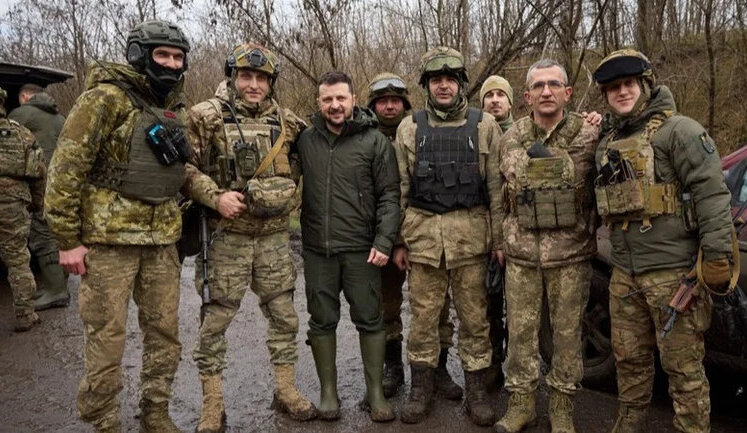 Zelenskyy visits Armed Forces positions in Robotyne. PHOTOS