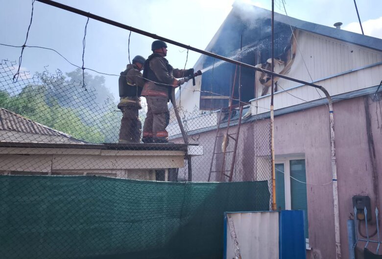Рятувальники ліквідовують наслідки обстрілів Нікопольщини