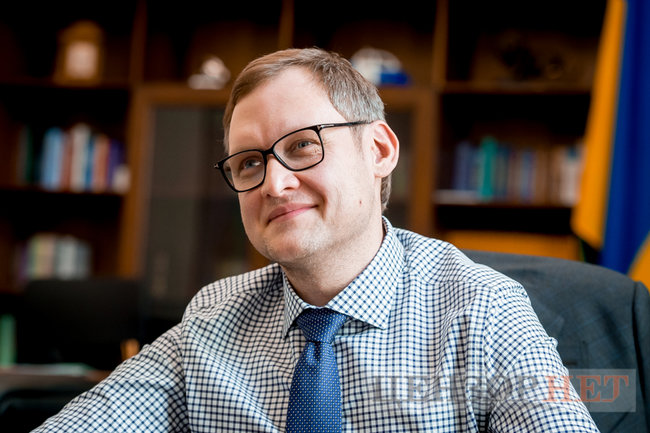 Заступник голови ОП Андрій Смирнов: У мене немає відповіді, чому Венедіктова забрала справу Татарова від НАБУ вночі. Обшуки в ОП не проводилися. Чим усе завершиться, ми поки не знаємо 01 Заступник голови ОП Андрій Смирнов: У мене немає відповіді, чому Венедіктова забрала справу Татарова від НАБУ вночі. Обшуки в ОП не проводилися. Чим усе завершиться, ми поки не знаємо 01