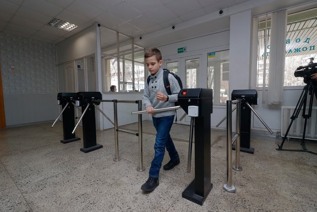 У Дніпрі проводять реновацію будівель закладів освіти та впроваджують програму Безпечна школа 07 У Дніпрі проводять реновацію будівель закладів освіти та впроваджують програму Безпечна школа 07