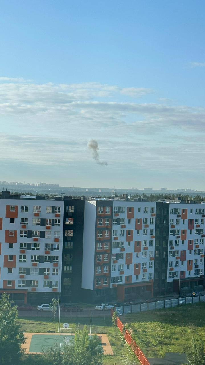 У РФ повідомили про збиття вранці понад 10 безпілотників у Підмосков’ї 01